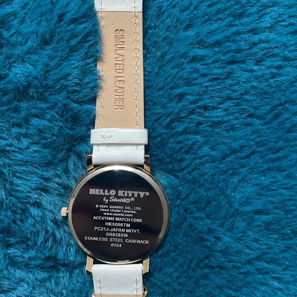 Hello Kitty Watch - Picture 2 of 3